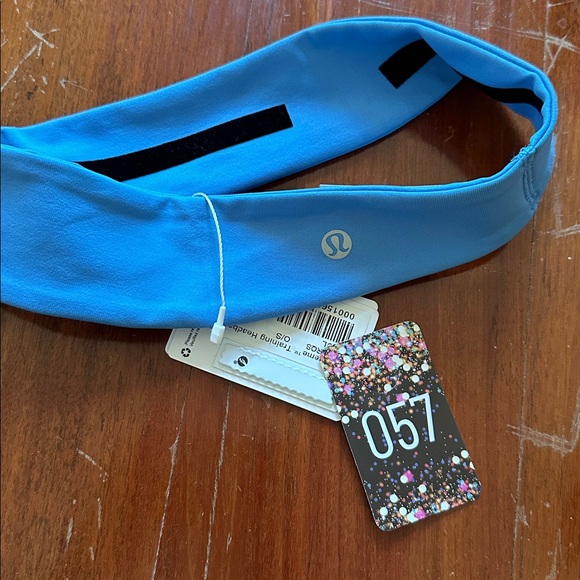 057, NWT Lululemon Athletica Vibrant Blue Headband - Picture 2 of 4